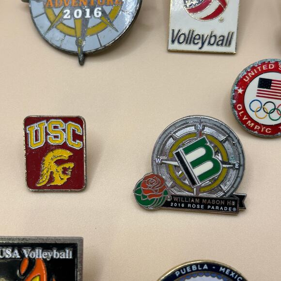 Lot of 16 Collectible Pins Volleyball USA London USC Argentina Rose Bowl Parade - Picture 4 of 10